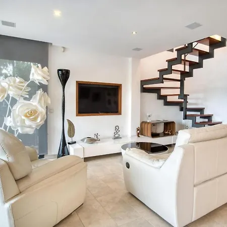 Design With Sea Views Villa Sant Pol De Mar
