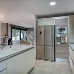 Design With Sea Views וילה *