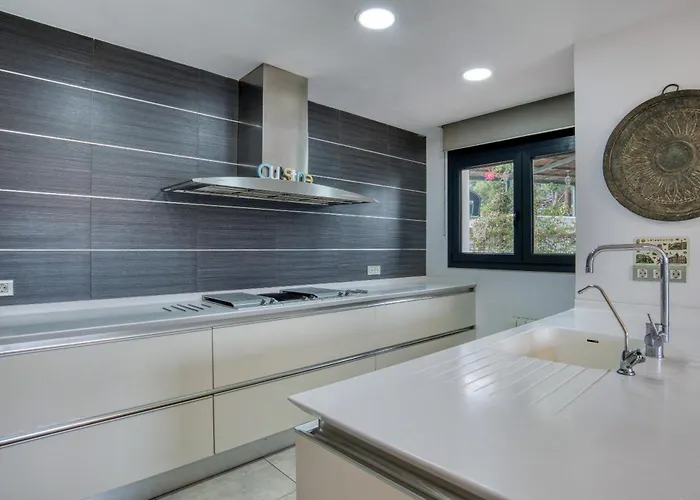 Design With Sea Views Villa Sant Pol De Mar